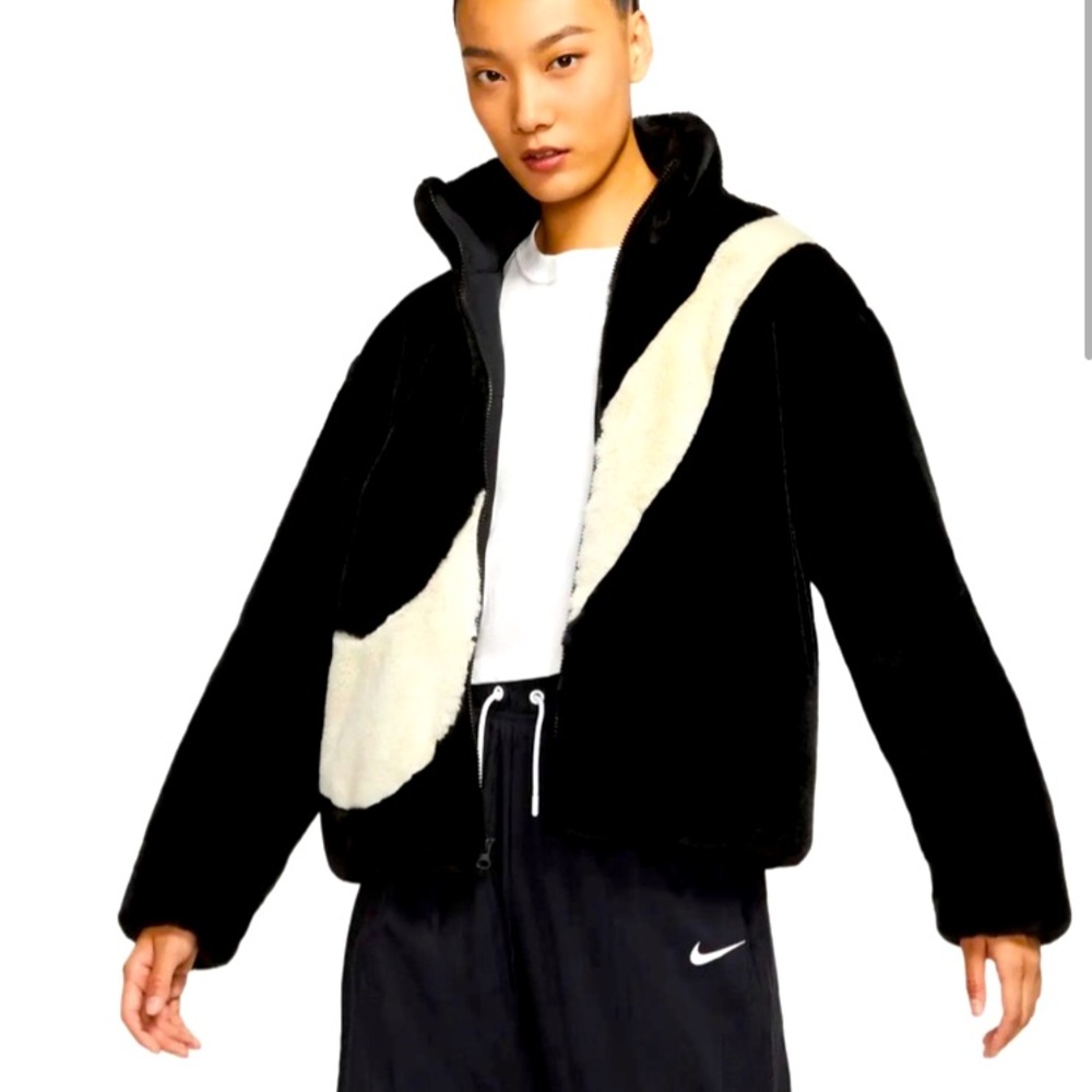 🎁Like New Nike Black/White Faux Fur Teddy Jacket- Medium